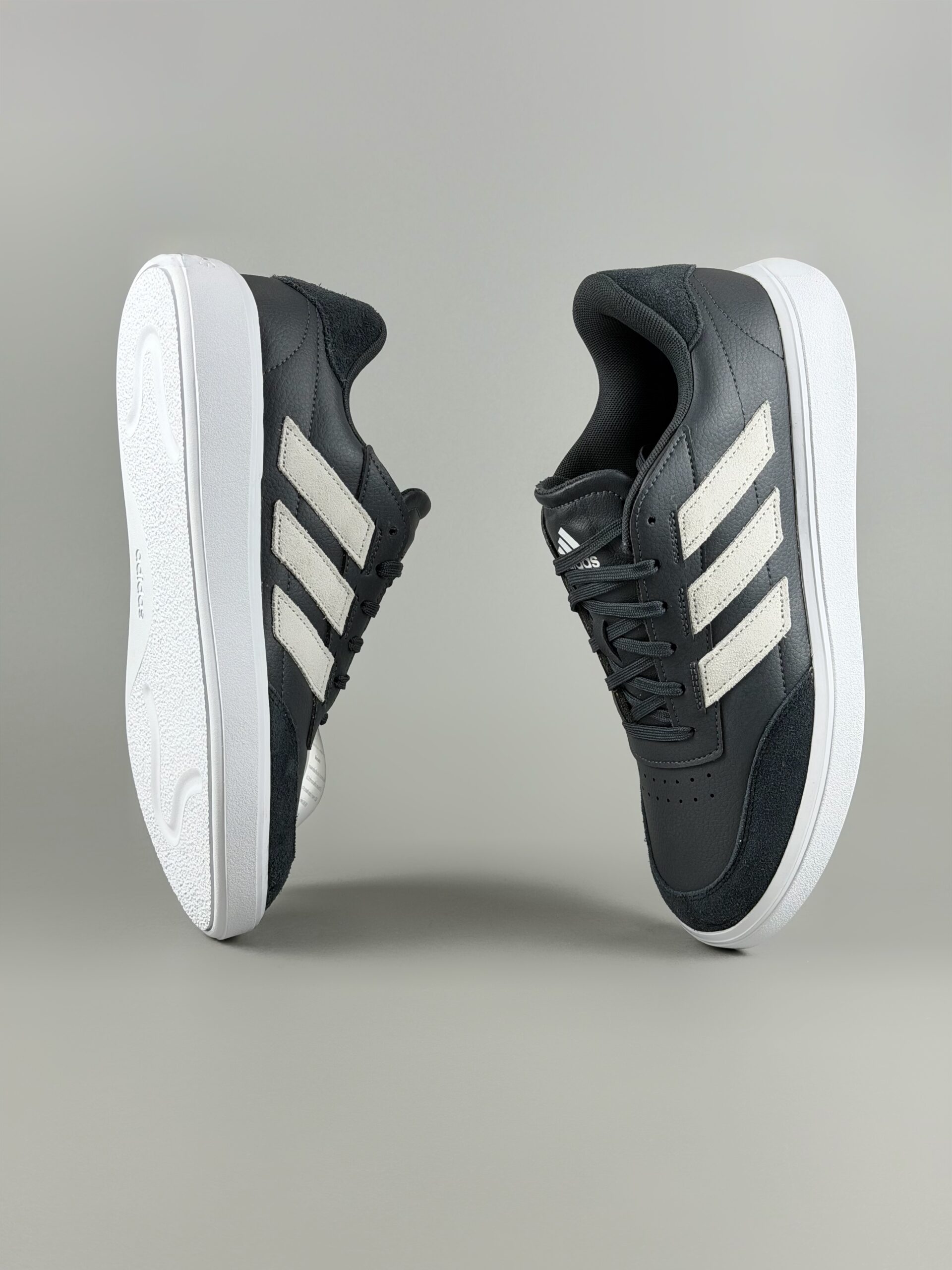 IMG_4088 ig6861 Courtblock adidas - Image 1